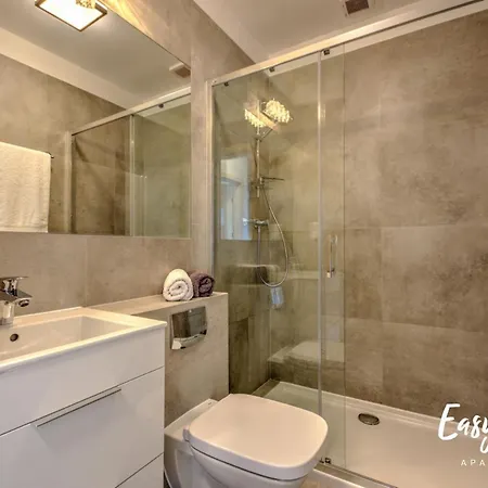 Sun 7 - Easy - Rent - Z Basenem