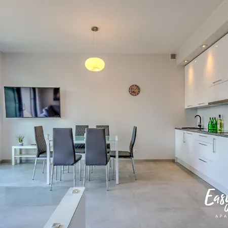 Sun 7 - Easy - Rent - Z Basenem